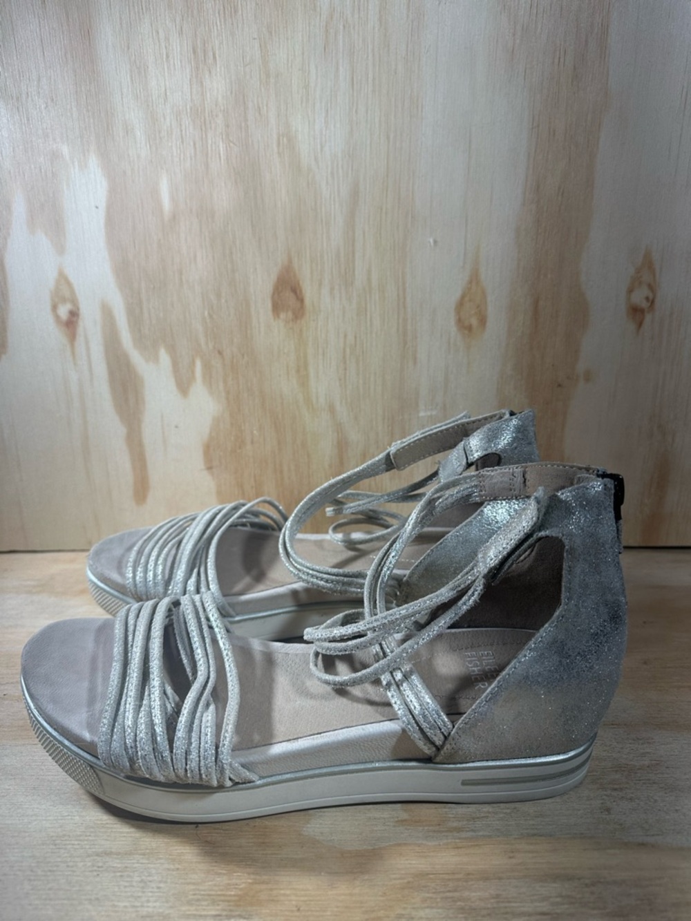 Eileen Fisher Strappy Metallic Silver Sandals Women’s Size 8